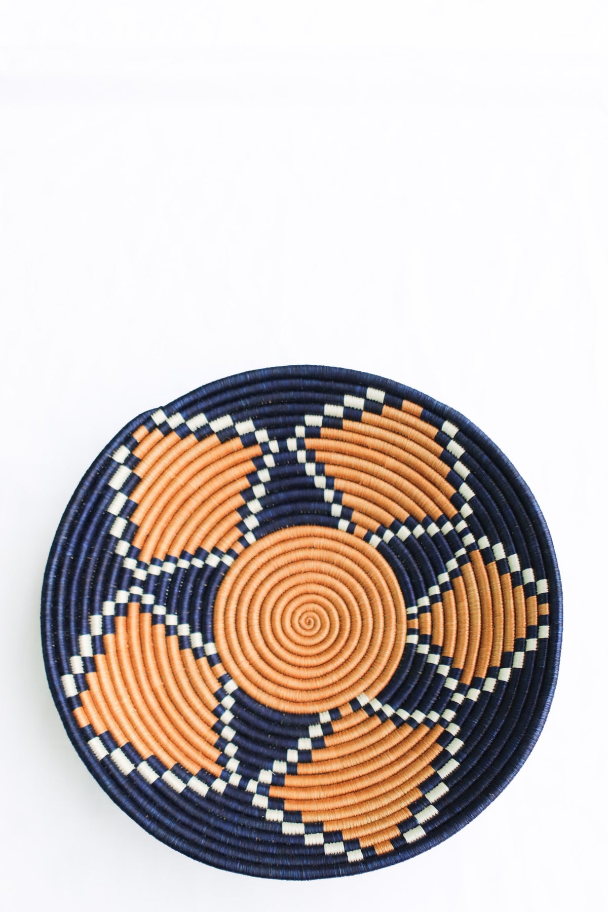 Peace Basket, Isarura