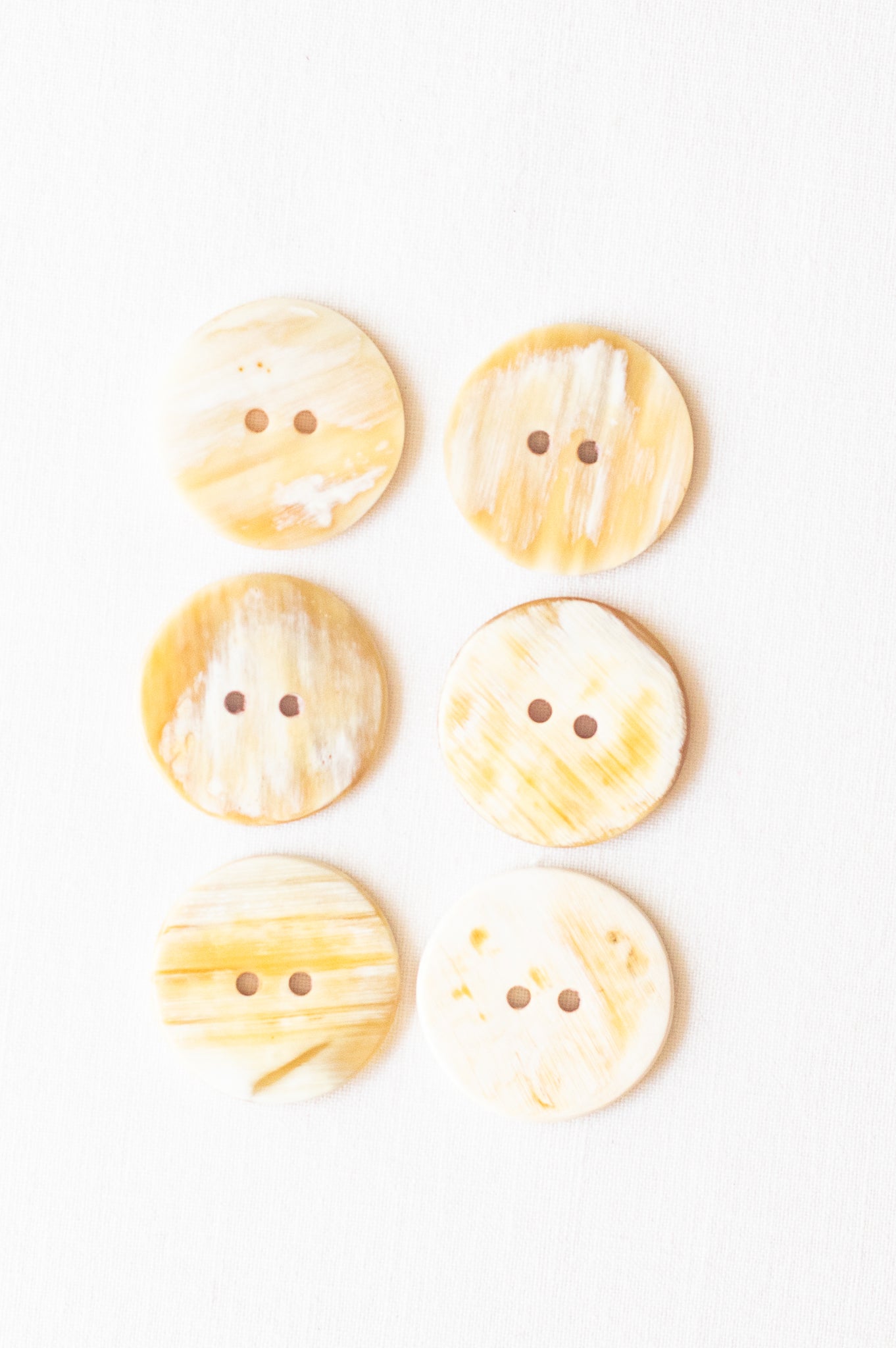 Circular Cow Horn Buttons, 1", Iced Caramel