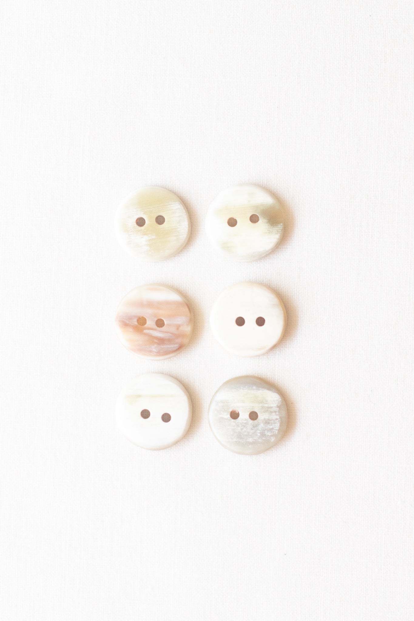 Circular Cow Horn Buttons, .625", Misto