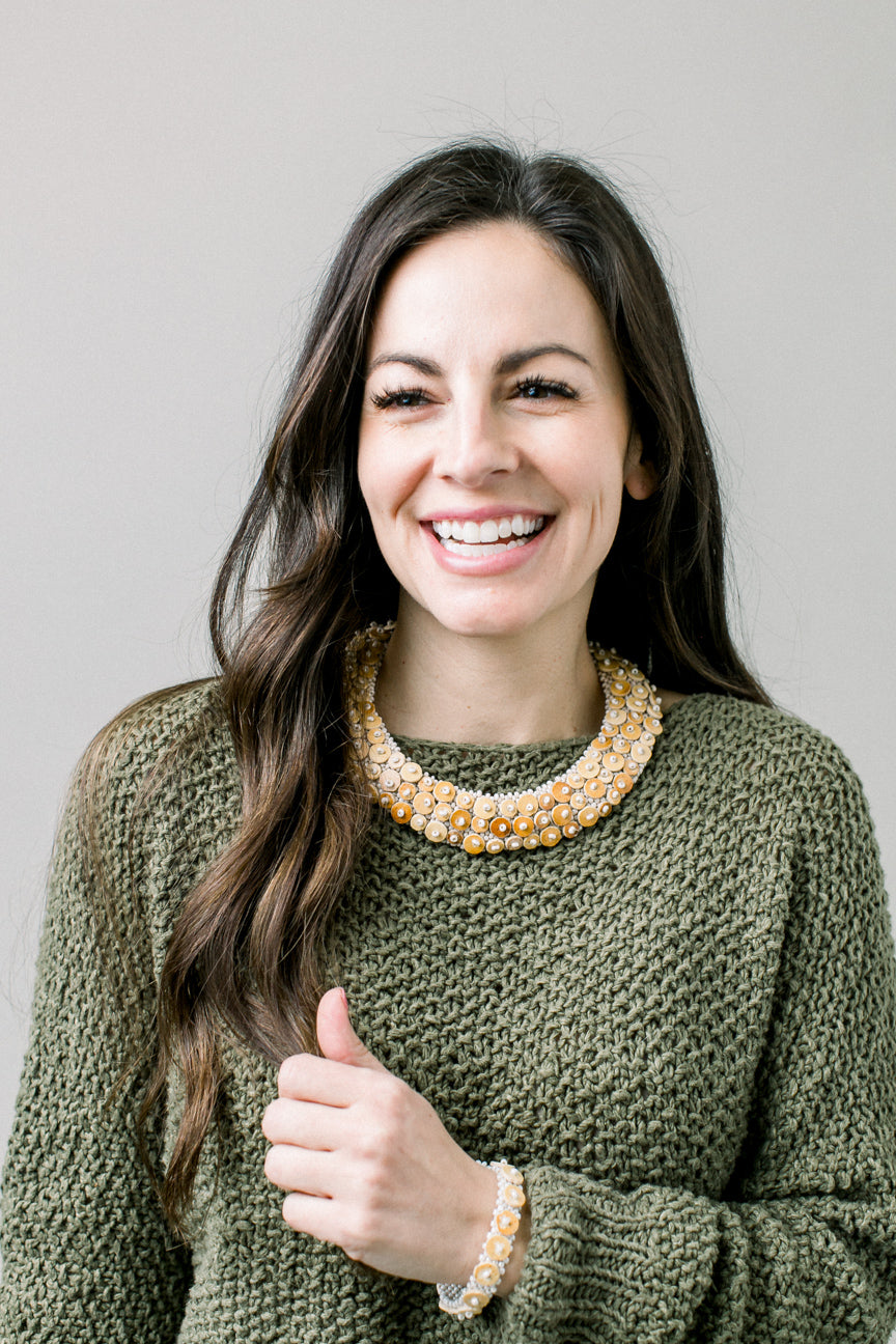 Ostrich Eggshell Trio-Row Skoonheid Collar, Honey