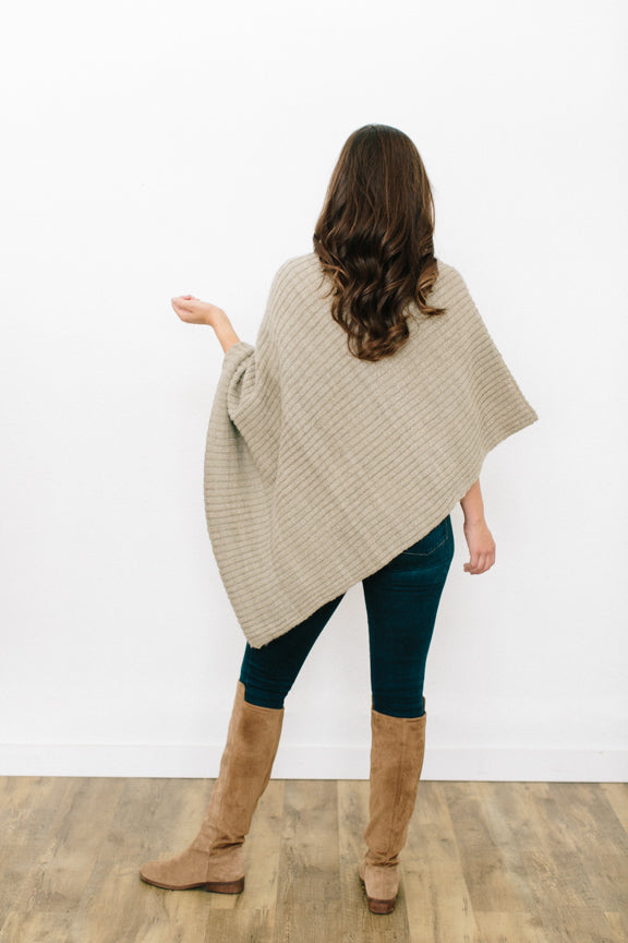 Ange Poncho in Organic Merino and Angora Blend (50/50)
