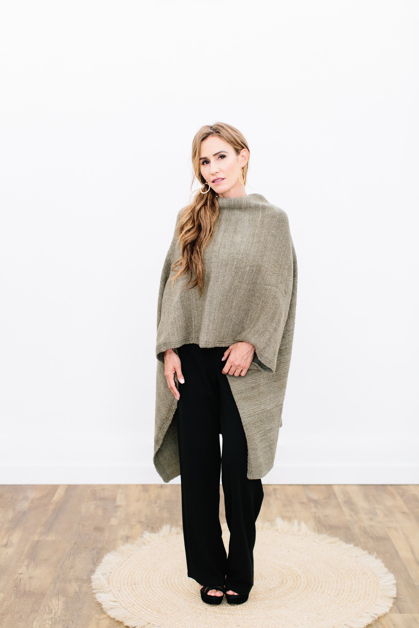 Knitting Pattern, Queen Poncho